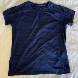 Athleta girl sinched back shirt